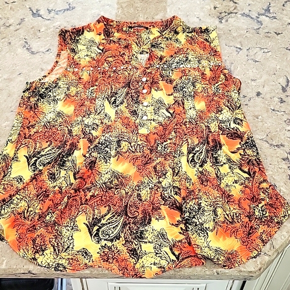 Relativity Tops - 3/$12 Relativity silky sleeveless top Medium